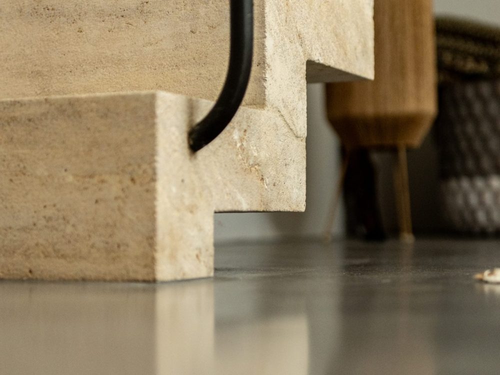 Escalier massif en pierre de taille