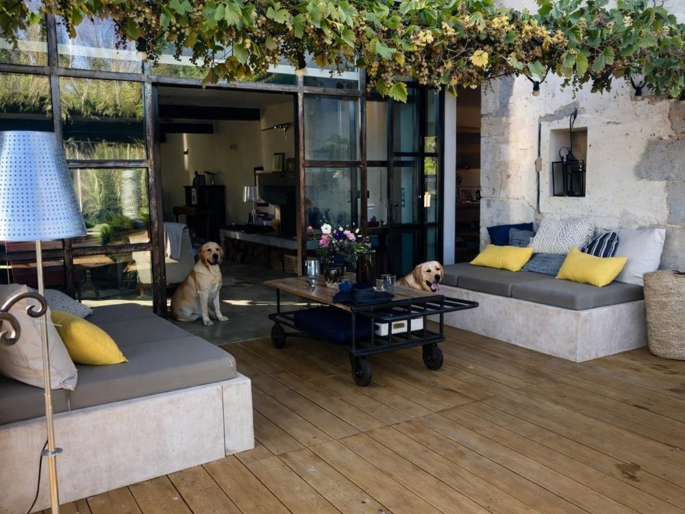 Banquettes en pierre de taille