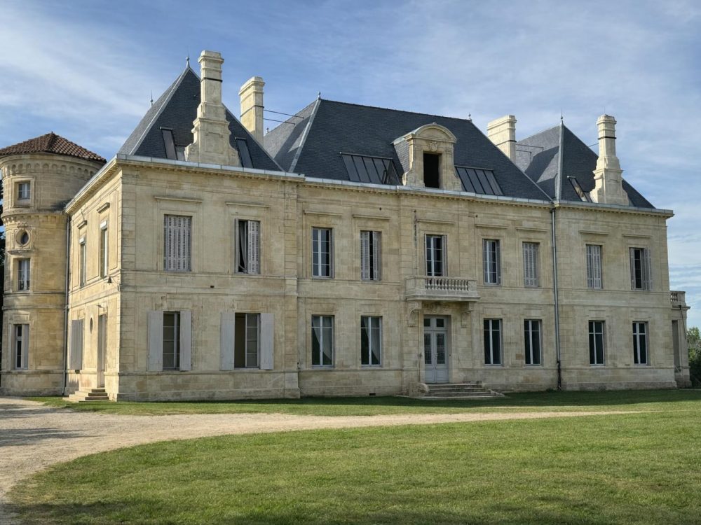 Lucarne en pierre de bourgogne chateau arbieu bazas