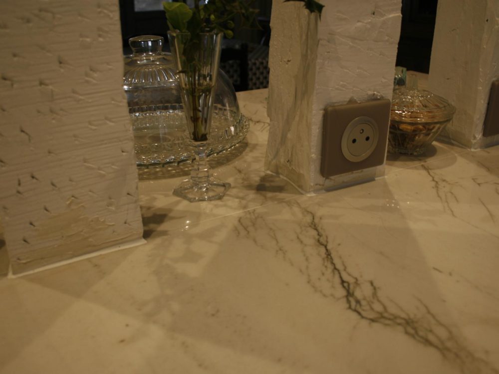 Veinage continu granit calacatta