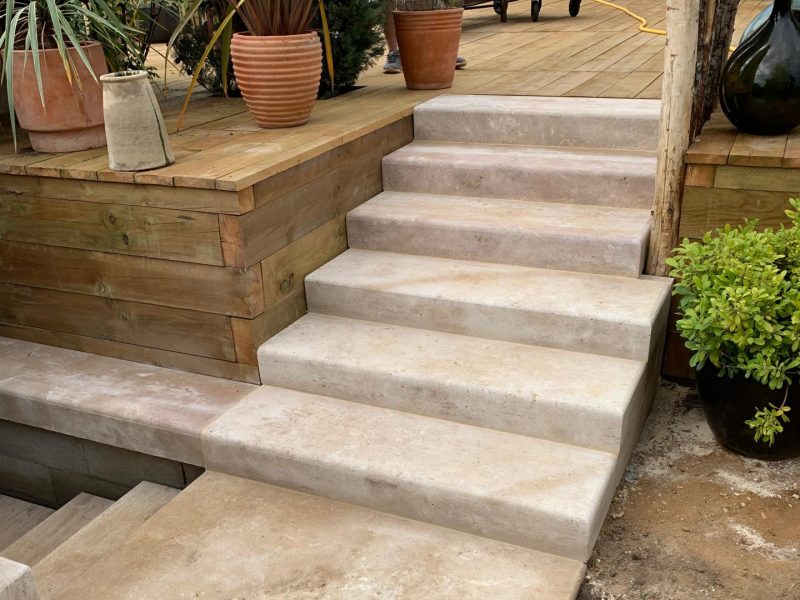 Escalier en pierre de bourgogne