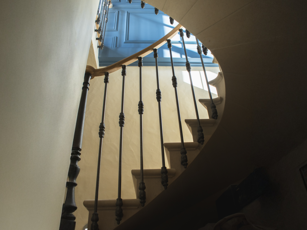 Escalier massif astragale taille de pierre Escalier massif astragale taille de pierre