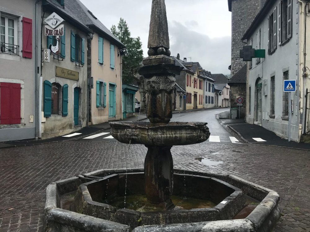 Fontaine au beurre avant restauration Fontaine au beurre avant restauration
