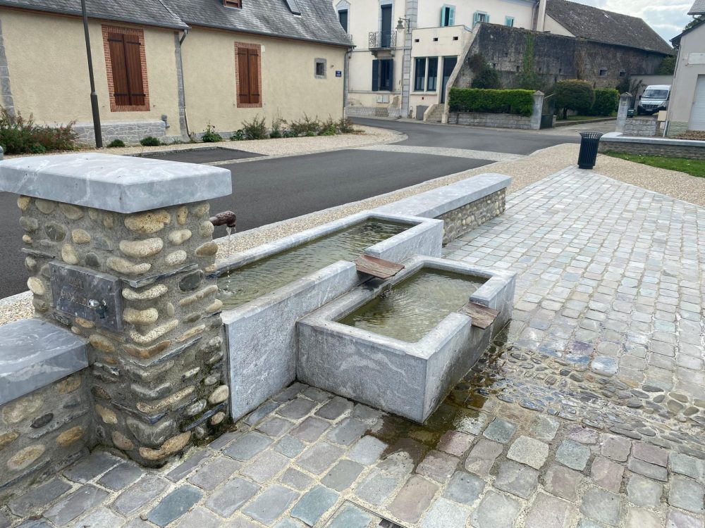 Fontaine en cascade pierre arudy Fontaine en cascade pierre arudy