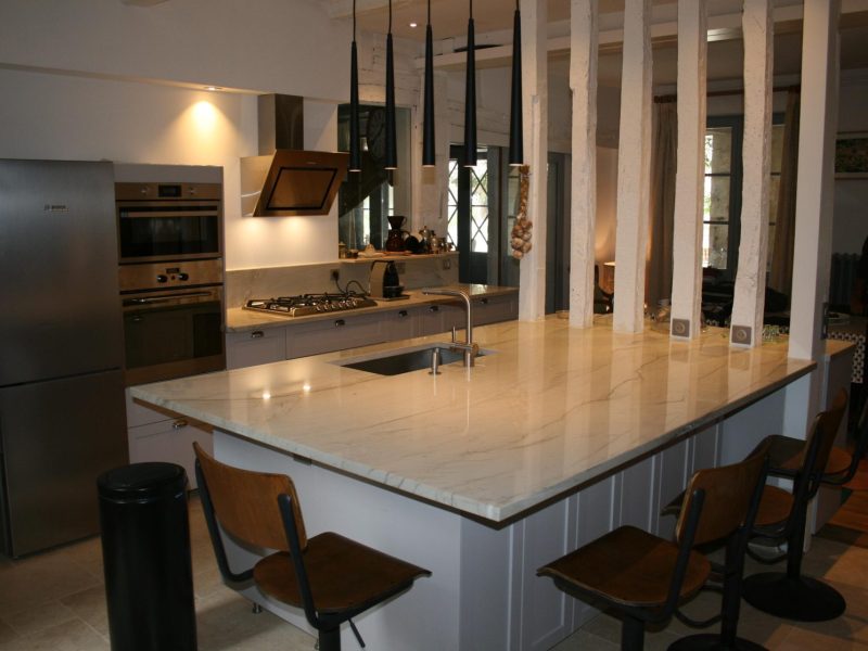 Ilot central calacatta cuisine granit