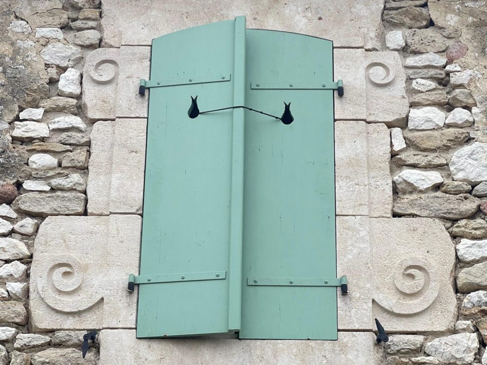 Encadrement d'ouverture en pierre de taille sur mesure