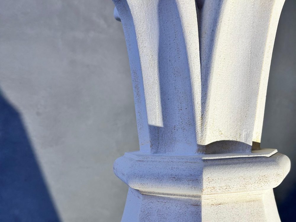 Fleuron en pierre de Charente