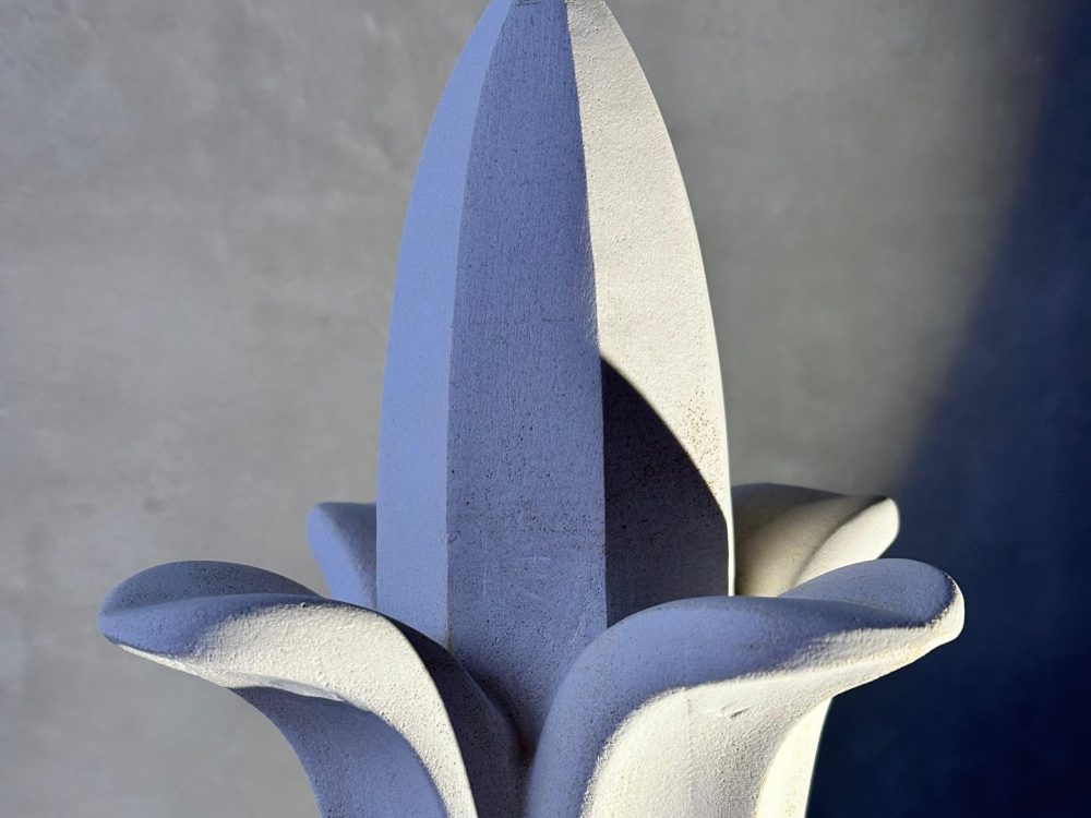 Fleuron en pierre de taille de charente