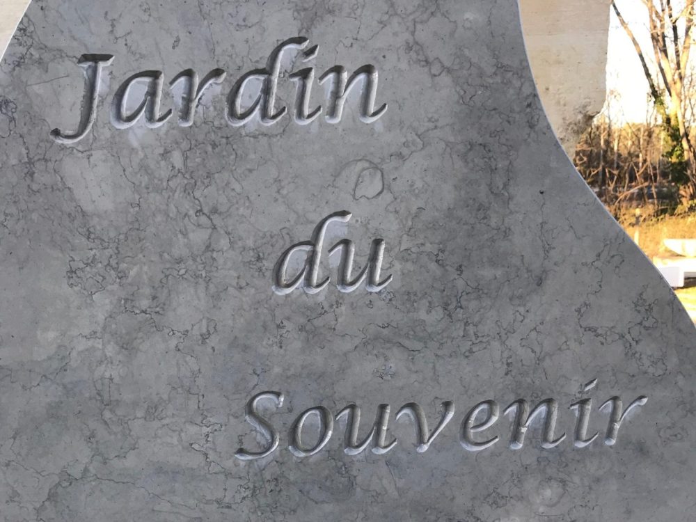 Gravure sur comblanchien Gravure sur comblanchien