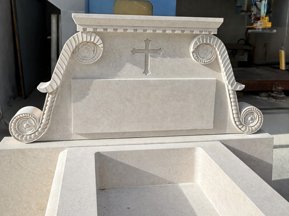 Monument atelier Monument funéraire avec sculpture