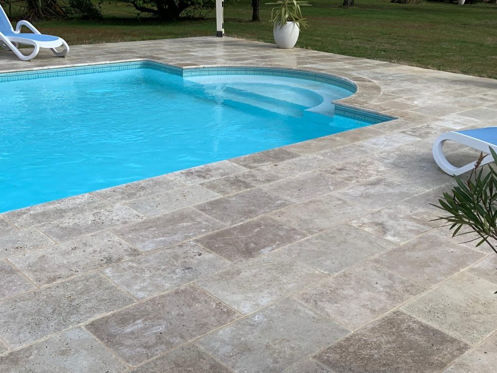 Terrasse en travertin